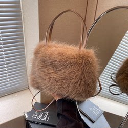 Furry Handbag Women's Bag 2026 New Autumn and Winter High-End Niche Ultra-Soft Fluffy Crossbody Shoulder Bag Plush