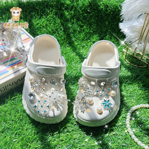 
Girls' Snowflake Princess Croc Shoes Little Girls Children's Crystal Slippers Anti-Slip 2026 New Summer