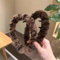 Autumn and Winter 2025 New Retro Leopard Print Toothed Plush Headband for Women, Non-Slip Face Washing Hair Clip, High Cranial Top Headwear