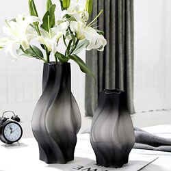 Light luxury large vase, high-end floor-standing ornaments, living room flower arrangement vase, long-branched tulips, table decoration ornaments