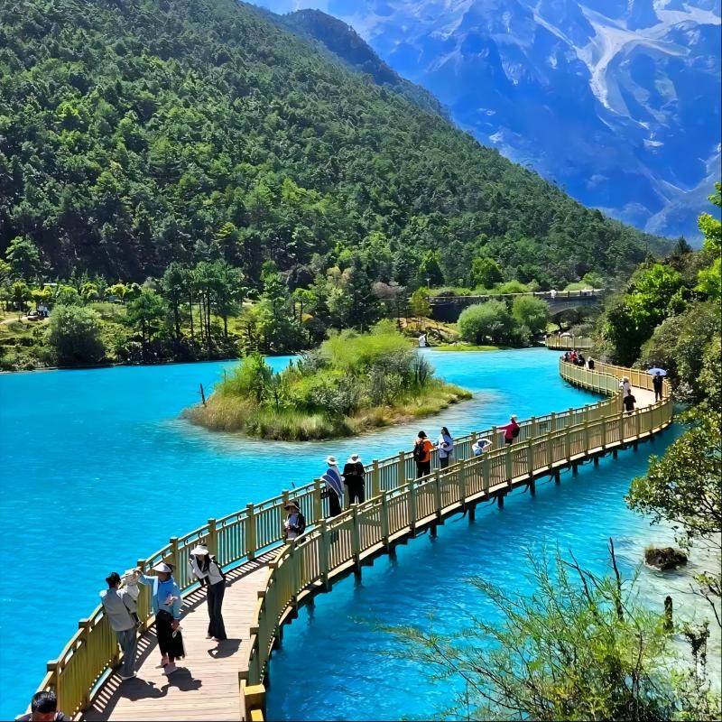 网红旅拍+新潮体验昆明大理丽江石林蓝月谷圣托里尼6天5晚跟团游