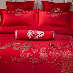 Newlywed cotton four-piece bedding set, wedding red quilt cover, Dragon L Phoenix Xi quilt embroidery, wedding six-piece set