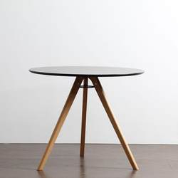 Nordic small apartment restaurant stylish modern simple creative coffee solid wood legs round dining table home conference table