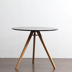 Nordic small apartment restaurant stylish modern simple creative coffee solid wood legs round dining table home conference table