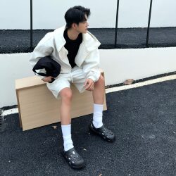 Men's Summer Breathable Non-Slip Clogs with a Soft Feel, Beach Sandals for Outdoor Activities, Water-Resistant Closed-Toe Slippers for Men