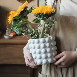 Nordic cream style household vases, flower pots, flower arrangements, large-capacity storage jars, living room desktop ceramic ornaments