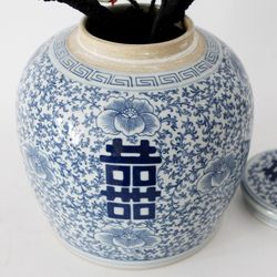 Hand-painted happy word jar blue and white ceramic vase desktop new house ornaments flower utensils living room tea room retro storage jar flower arrangement