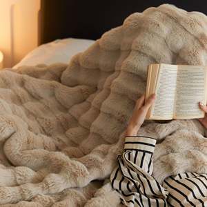 
Light luxury high-end Tuscan rabbit hair short velvet casual cover blanket sofa blanket soft blanket warm velvet blanket bedroom blanket