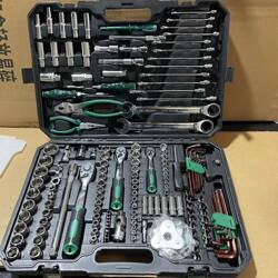 Auto Repair 121-Piece Tool Set Socket Set Wrench Ratchet Car Repair Combination Multi-Functional