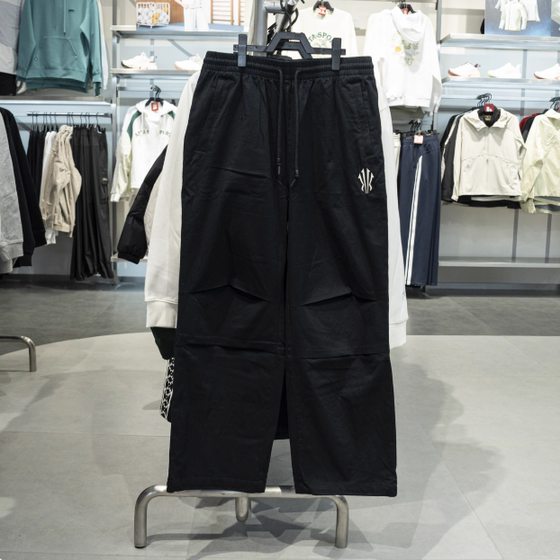 
Anta Kyrie Irving Series丨Trendy paratrooper pants for men and women, loose casual trousers 172541505