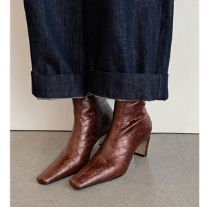 
Kmeizu French goddess ~ 6.5cm thick heel square toe short boots for women trendy pattern fashion ankle boots business high heels