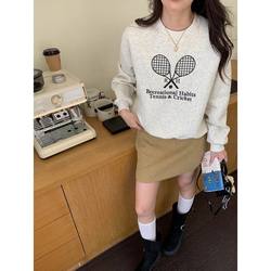Lazy Holiday Design-Inspired Tennis Racket Embroidered Crew Neck Loose Sweatshirt Zy3354