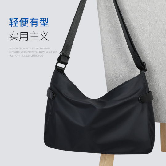 Kiev, Obolon shahrida jinsiy aloqa uchun porno yigit qidirmoqda