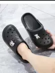 Baotou Crocs Nữ Mùa Hè Chống Trơn Trượt Áo Khoác Ngoài Y Tá Mới Dép Sinh Viên Cặp Đôi Giày Đi Biển Chống Mùi Sandal Dép