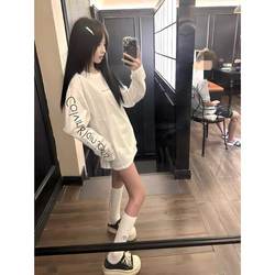 American Retro Letter Print White Long-Sleeved T-Shirt for Women Spring & Fall 2025 New Design Round Neck Bottoming Top