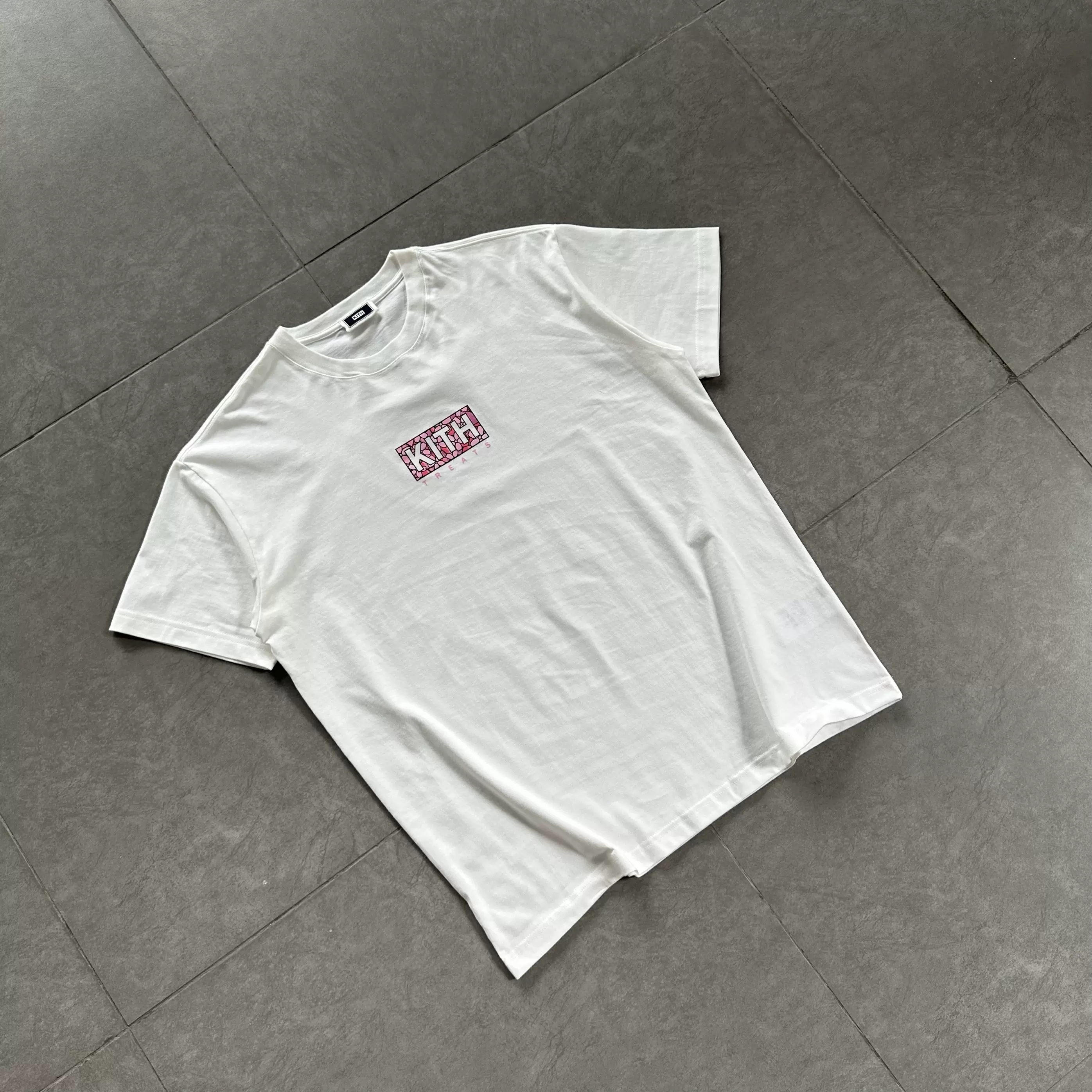 Kith Treats Mosaic Sakura Box logo 日本限定樱花马赛克短袖T恤