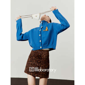 
Zhou Liwu/Blue Sweater Women's 2026 Spring New Leopard Print Embroidered High Collar Lazy Style Loose and Versatile Cardigan
