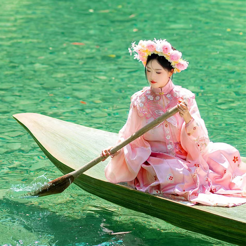 湖北恩施旅游五日游 恩施大峡谷屏山狮子关女儿城 9人团 赠歌舞秀