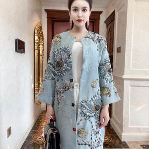 
European Station 2025 Spring and Summer New Style of Celebrity Temperament Round Neck Long Sleeve Relief Print Heavy Industry Beaded Trench Coat Jacket Trend
