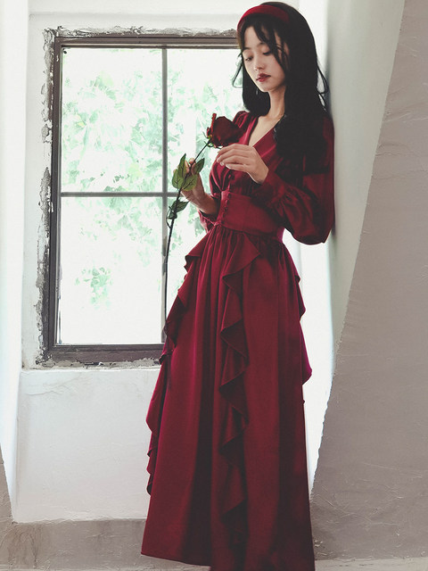 Red Court Robe Mi Ai original The court retro photo beam waist satin ruffled red dress ...