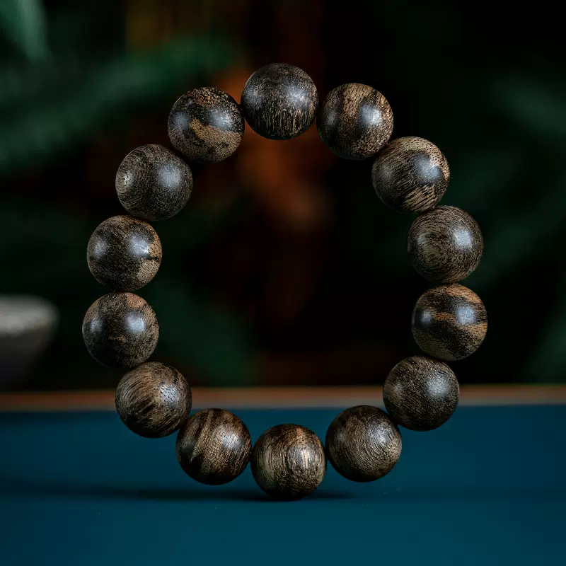 本物保証天然正品の黑油古料沈香木の216手串 本物保証天然正品の黑油古料沈香木の216手串