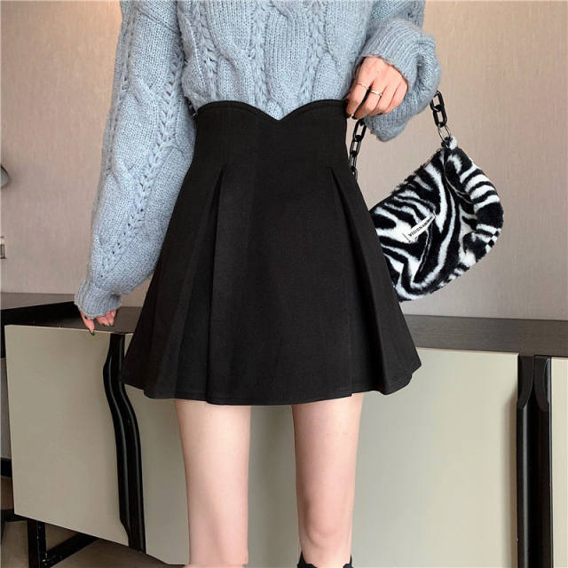 Large size fat mm black high waist hip skirt women's spring and summer A-line pleated skirt to make them look slim jk short skirt
