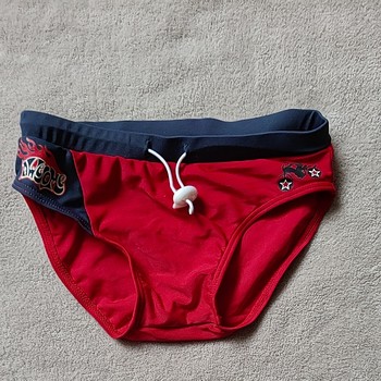 F559 foreign trade original high quality fashionable red boys triangle bikini trunk special price
