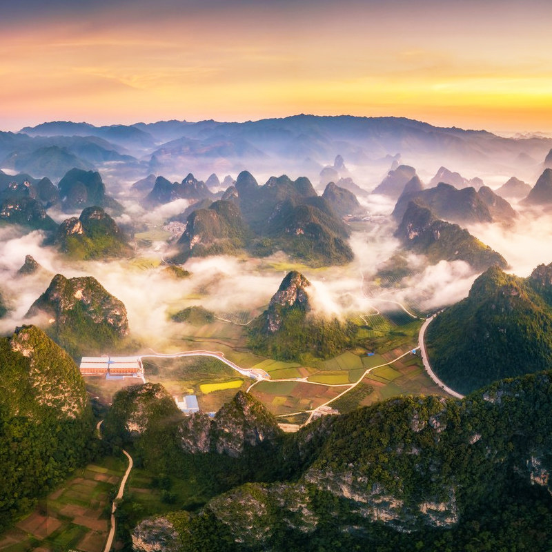 vip2-8人团贵州4天3晚安顺花江峡谷大桥小花江村兴义马岭河万峰林