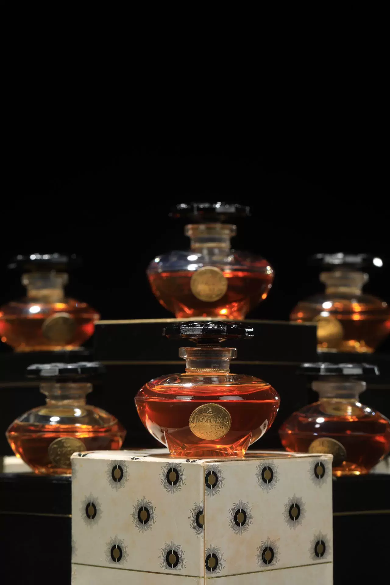香水(ユニセックス) CARON NARCISSE NOIR 240ml Narcisse Noir – PARFUMS CARON