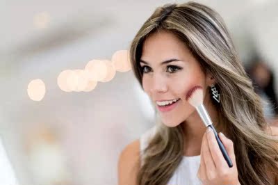 初学者化妆必备的化妆工具，新手也能变美妆达人