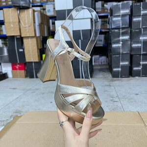 
Lady Shoes foreign trade original single women's shoes slightly flawed round toe solid color thick sole thick high heel one-word buckle fashion sandals