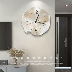 Light Luxury and High-End Living Room Wall Clock 2025 New Modern Minimalist Clock Wall-Mounted Dining Room Creative Home Clock