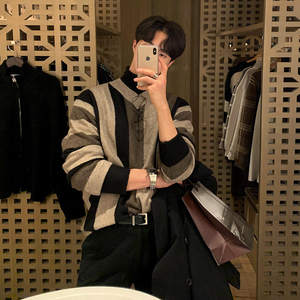 
Striped collar sweater for men in autumn and winter Korean style loose contrast color pullover long-sleeved color block sweater for men in spring and autumn
