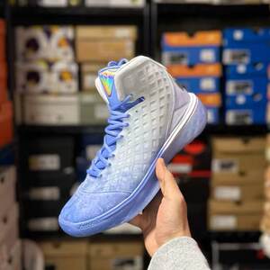
Nike Zoom Kobe 3 Nike Kobe 3 Christmas limited shock-absorbing, comfortable and versatile high-top basketball shoes