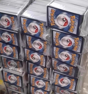 
More than 500 trading Pokémon cards, ptcg Pokémon cards, multiple brand co-branded Pokémon pockets