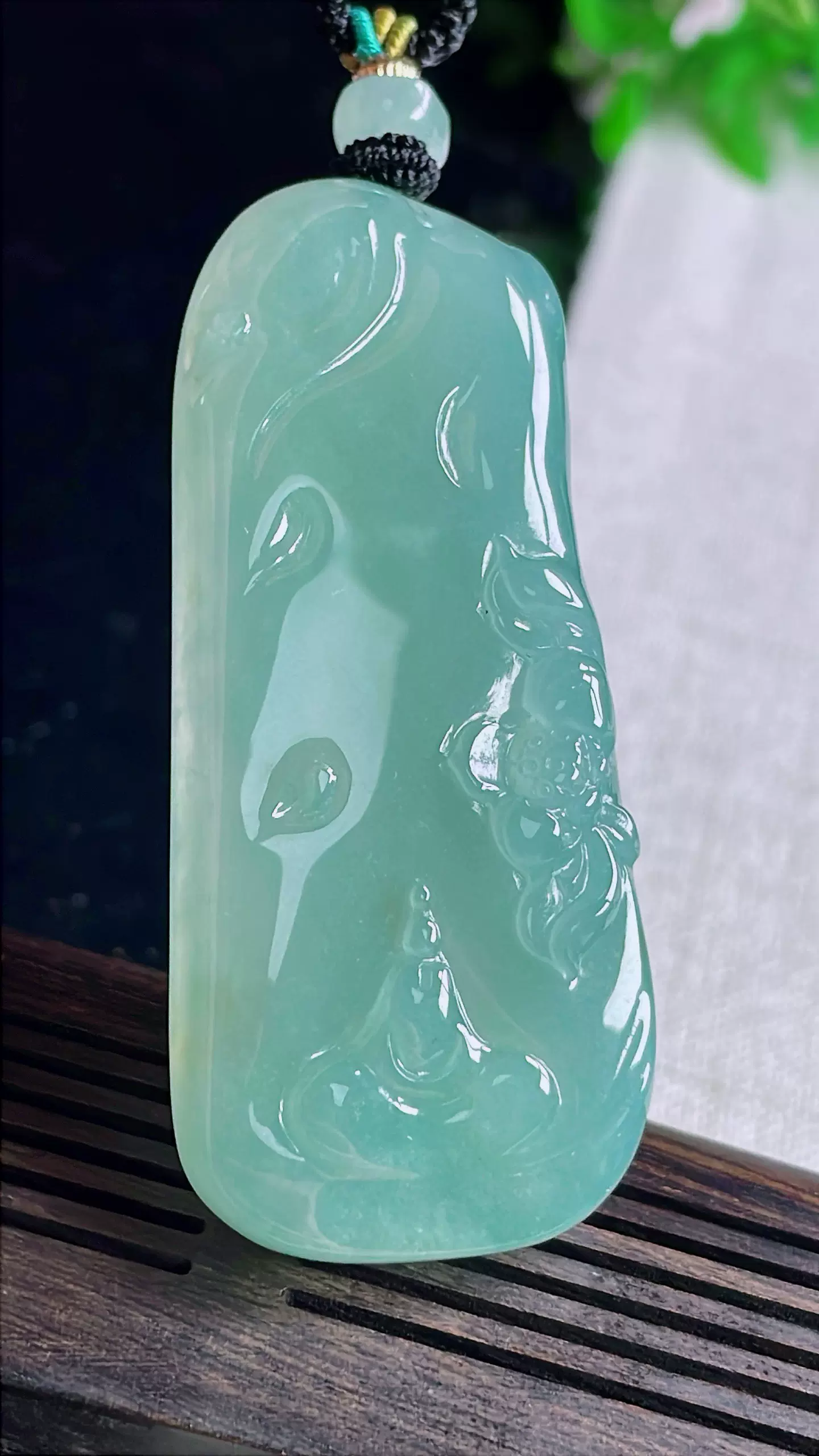 天然翡翠A級 手工細密雕 山水紋 吊墜 根付 裝身具 希少貴重 天然翡翠冰糯種吊墜山水雕刻玉石吊墜男女適用玉墜項鍊緬甸