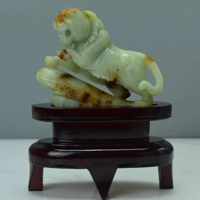 岫玉老虎摆件天然精品手工雕刻珠宝奇石花料客厅玄关卧室貔貅