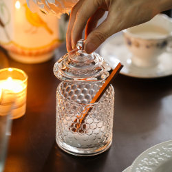 Glass spice storage jar with wooden spoon, storage bottle, kitchen salt and MSG storage, chicken essence storage, salt shaker retro