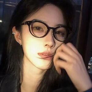 
Saturn nerd glasses frame 2025 new butterfly flat light mirror anti-blue light glasses frame college can be matched with myopia women