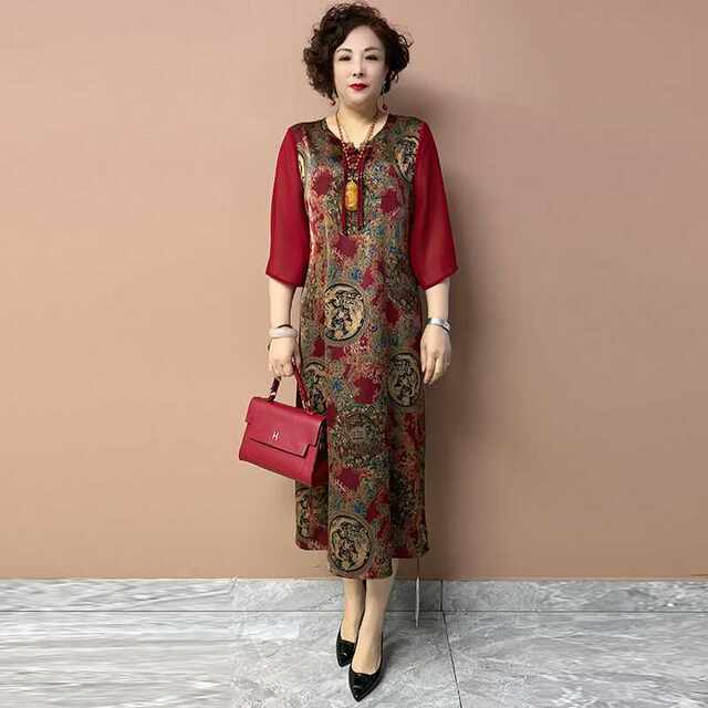 2025 summer new loose large-size quarter-sleeved printed dress V-neck middle-aged mother wears over-knee skirt for women
