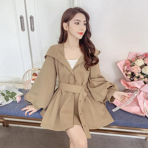 
Khaki cape hooded windbreaker jacket for women 2025 autumn new small casual slim and age-reducing coat
