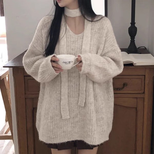 
Retro versatile halterneck streamer blended yarn sweater sweater for women winter new mid-length loose V-neck top