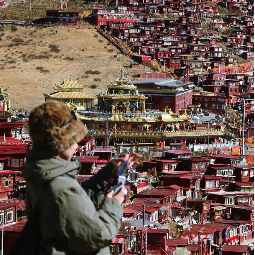 私家小团成都出发川西色达毕棚沟鱼子西纯玩包车5天4晚跟团五日游