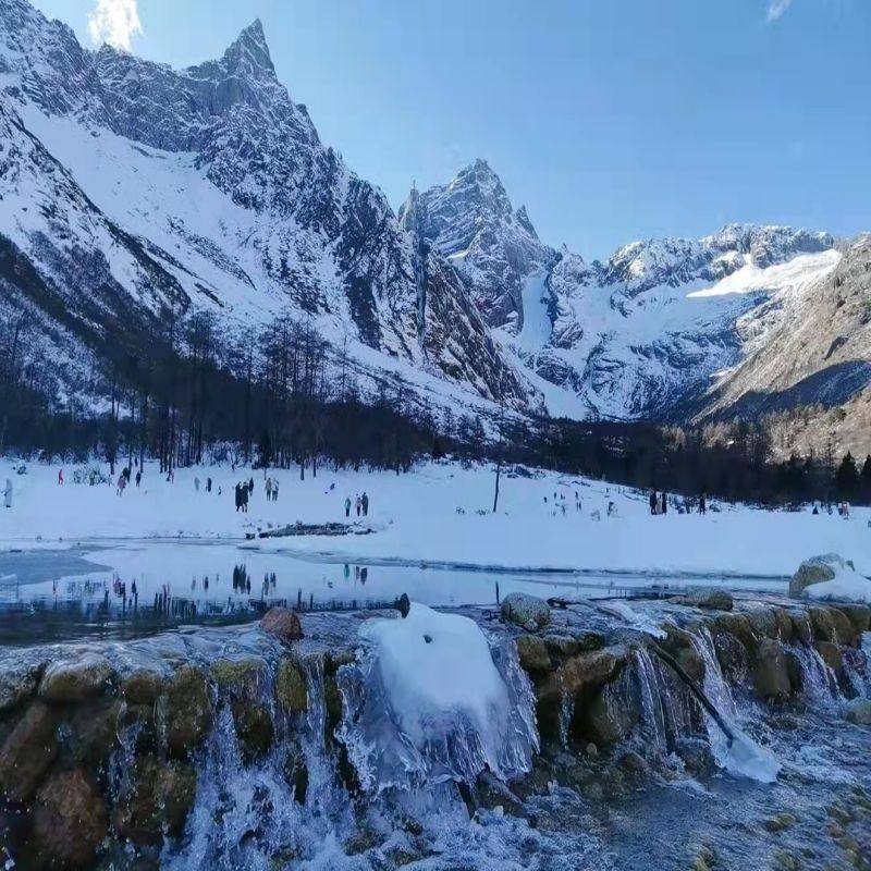 制氧机7人小团成都到四姑娘山毕棚沟理小路达古冰川3天2晚跟团游