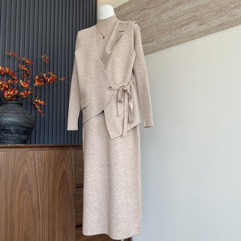 Fashionable mother's autumn and winter vest dress