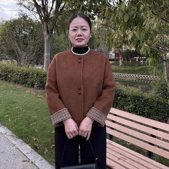 
2025 new mother's winter woolen coat