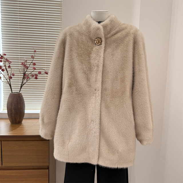 Middle-aged and elderly mother's mink velvet coat women's winter casual versatile mother-in-law daily winter wear loose lightweight coat