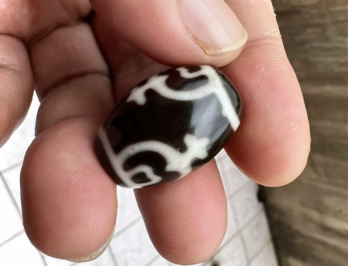 西藏手工八眼天珠