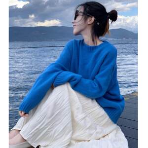 
2025 autumn and winter new Klein blue pullover sweater for women in autumn and winter loose knitted sweater round neck top