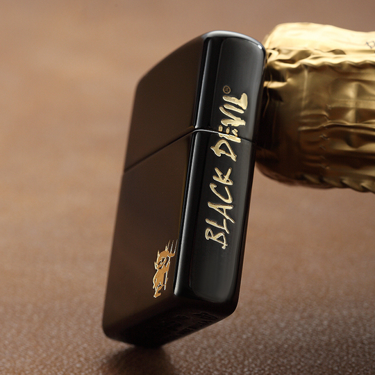 Zippo ブラックデビル チタンライター - 本物のケロシン 風防